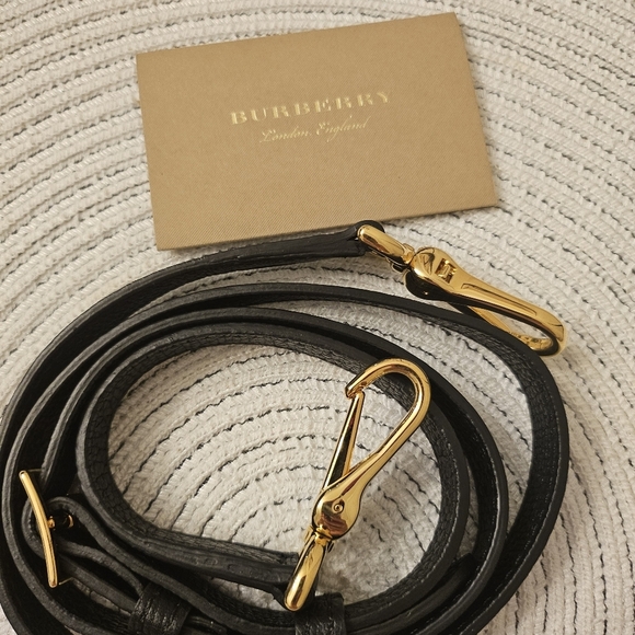 ✨ Burberry Black Leather & House Check 2-Way Shoulder/Crossbody Bag ✨ - Picture 10 of 15